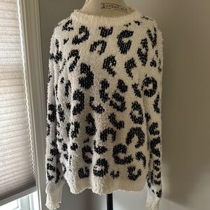 POL Sweater Animal Print Black & White Chenille Crew Neck